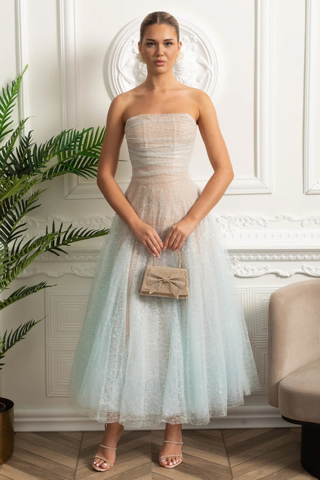 Dámské midi šaty s třpytivým překryvem