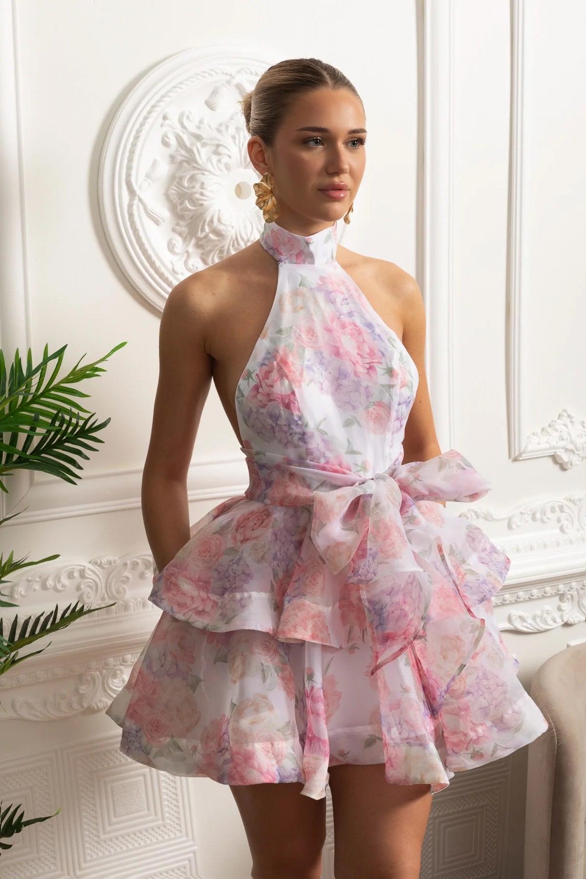 Dámské květinové šaty s volány