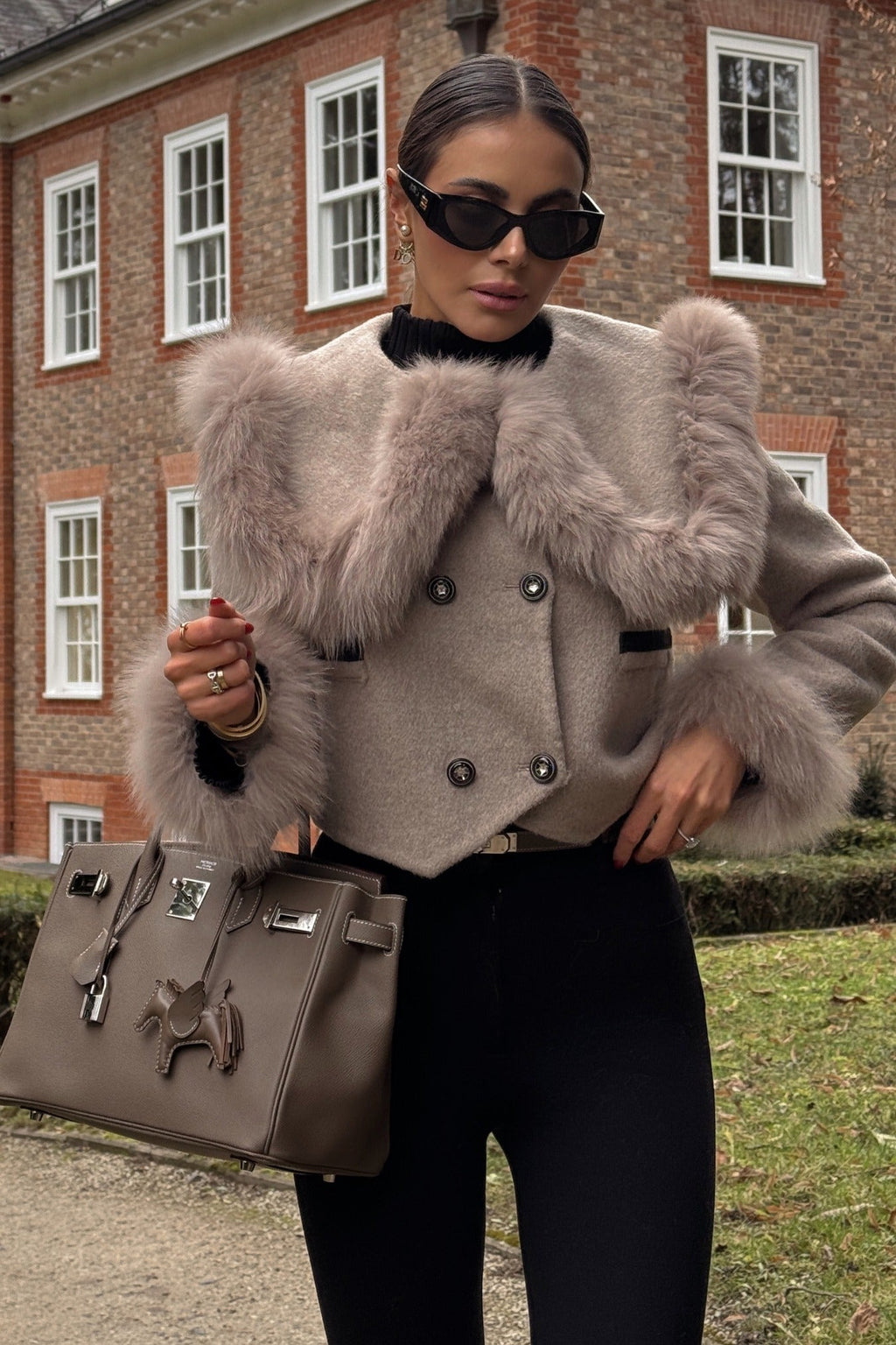 Dámská krátká bunda s límcem