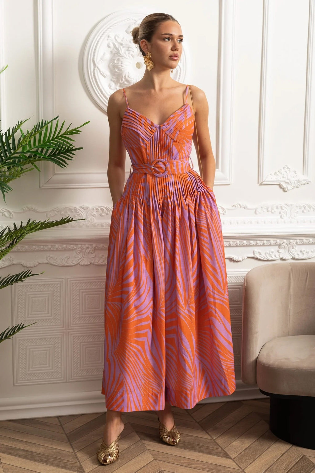 Dámské červené plisované šaty