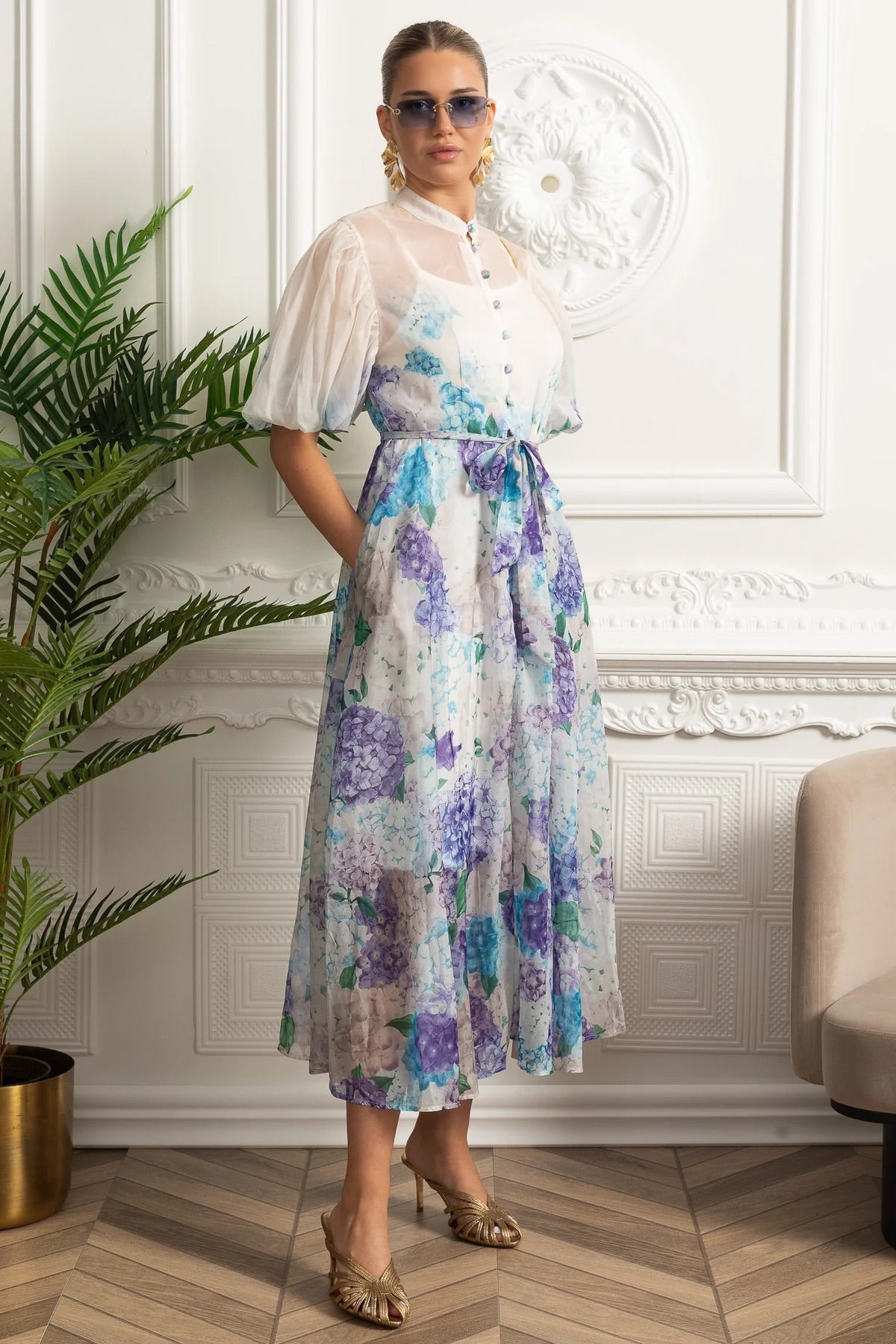 Dámské midi šaty s květinami