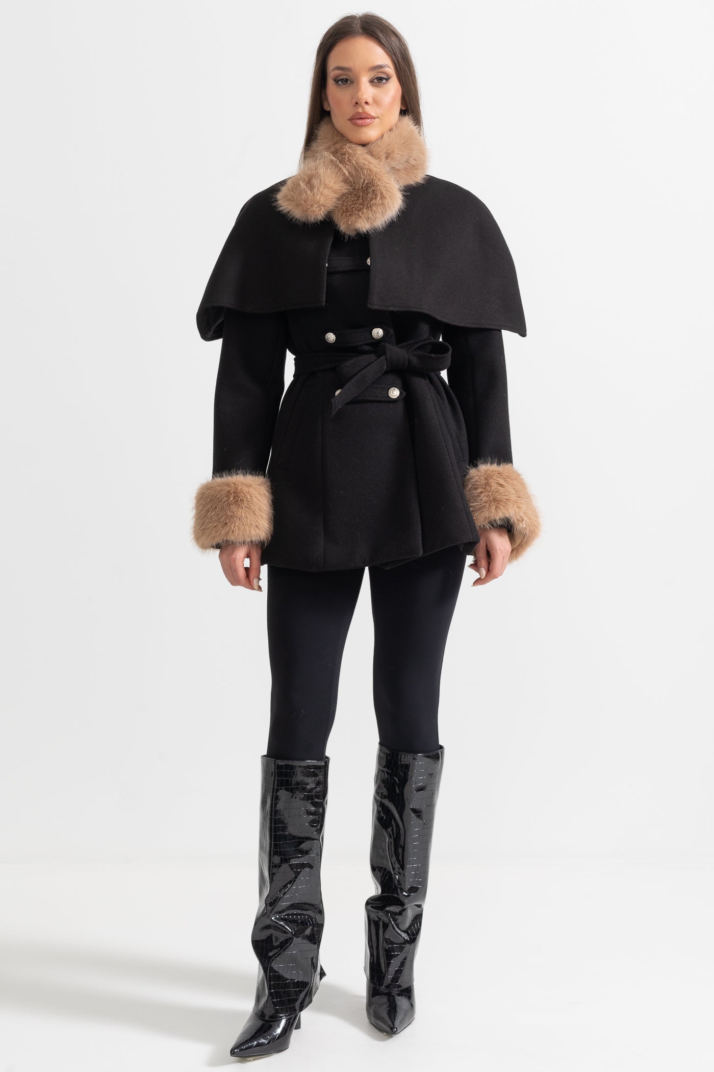 Dámský kabát s pláštěm