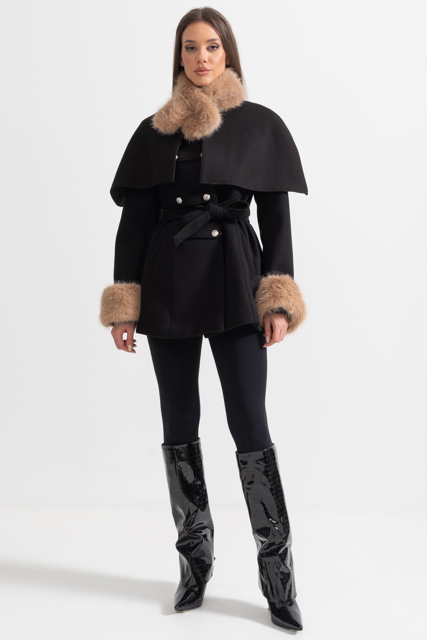 Dámský kabát s pláštěm