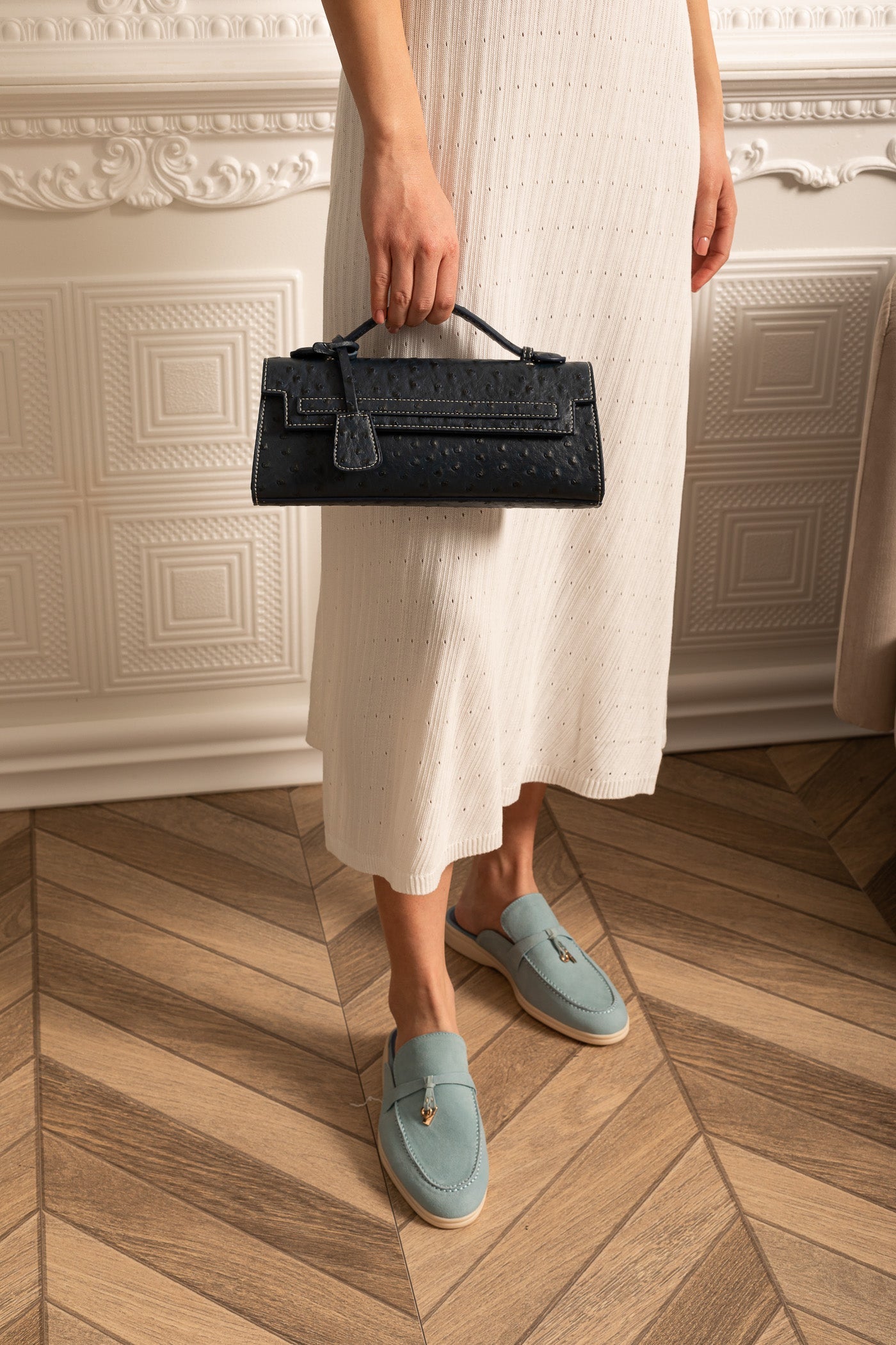 Dámská peněženka s tečkami