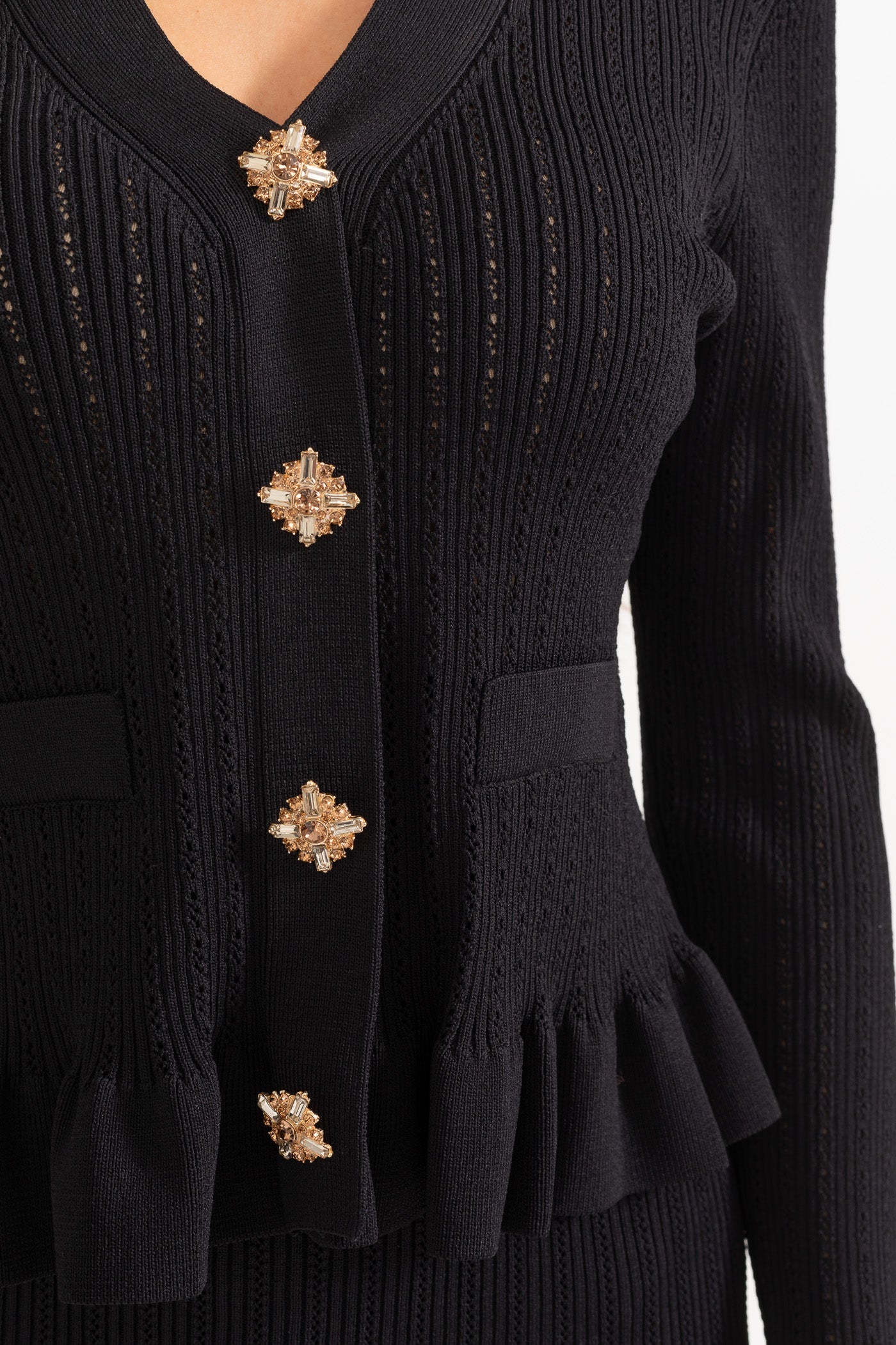 Dámský růžový kabát s černou sukní