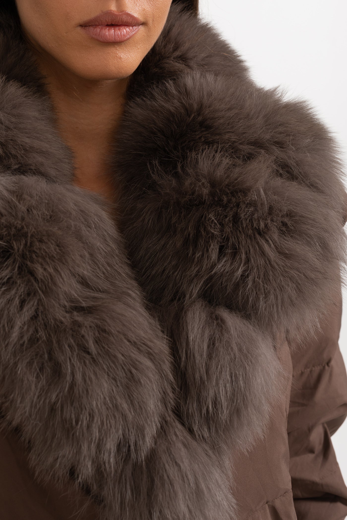 Dámská hnědá bunda s kapucí