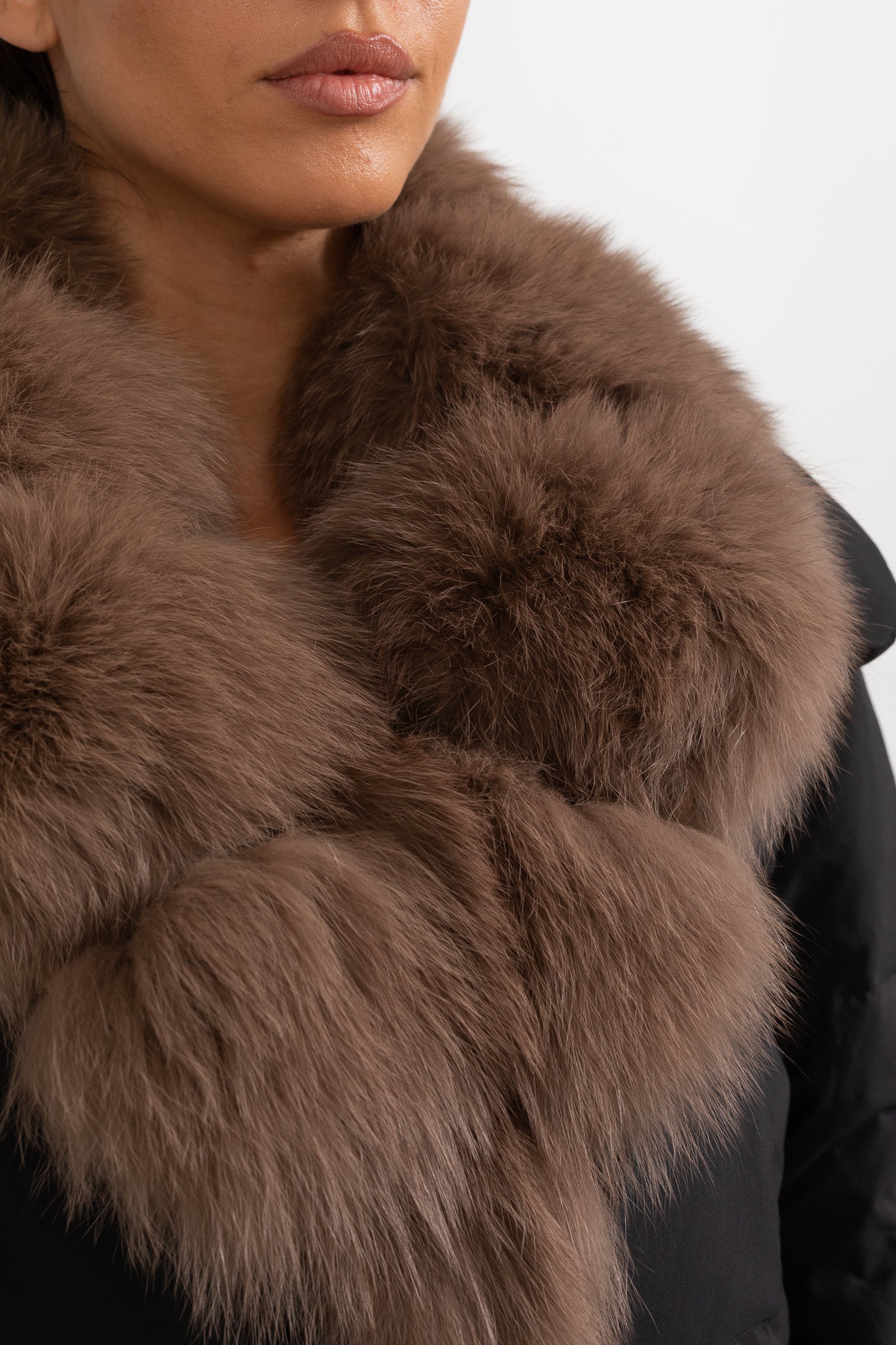 Dámská puffer bunda s kapucí