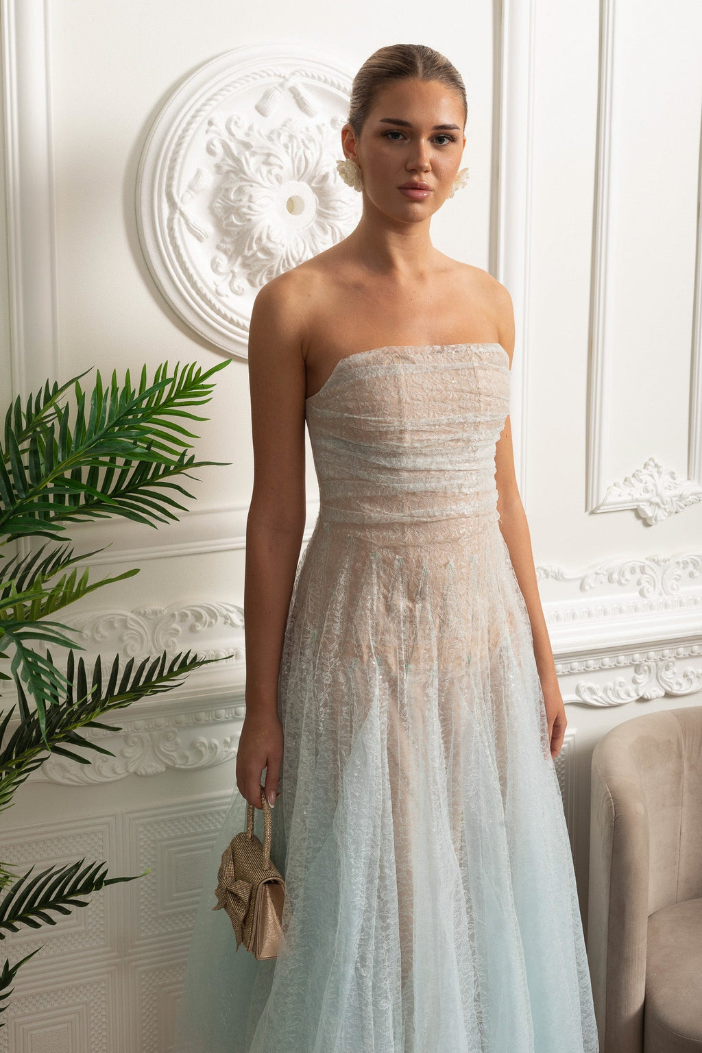 Dámské midi šaty s třpytivým překryvem