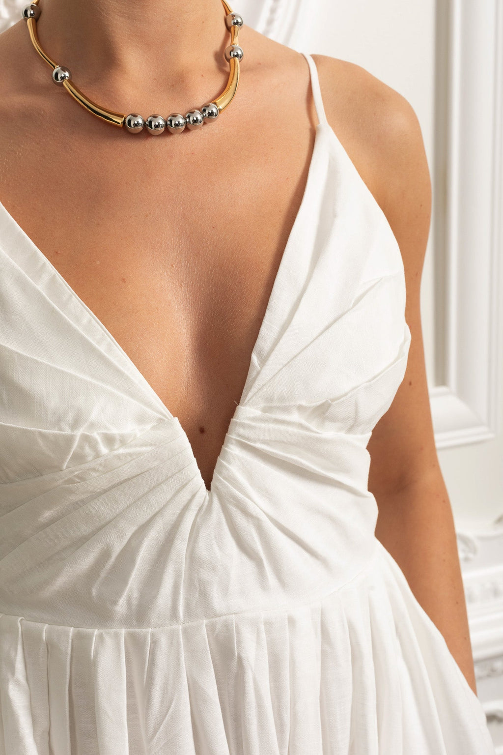 Dámské midi šaty s odhalenými rameny