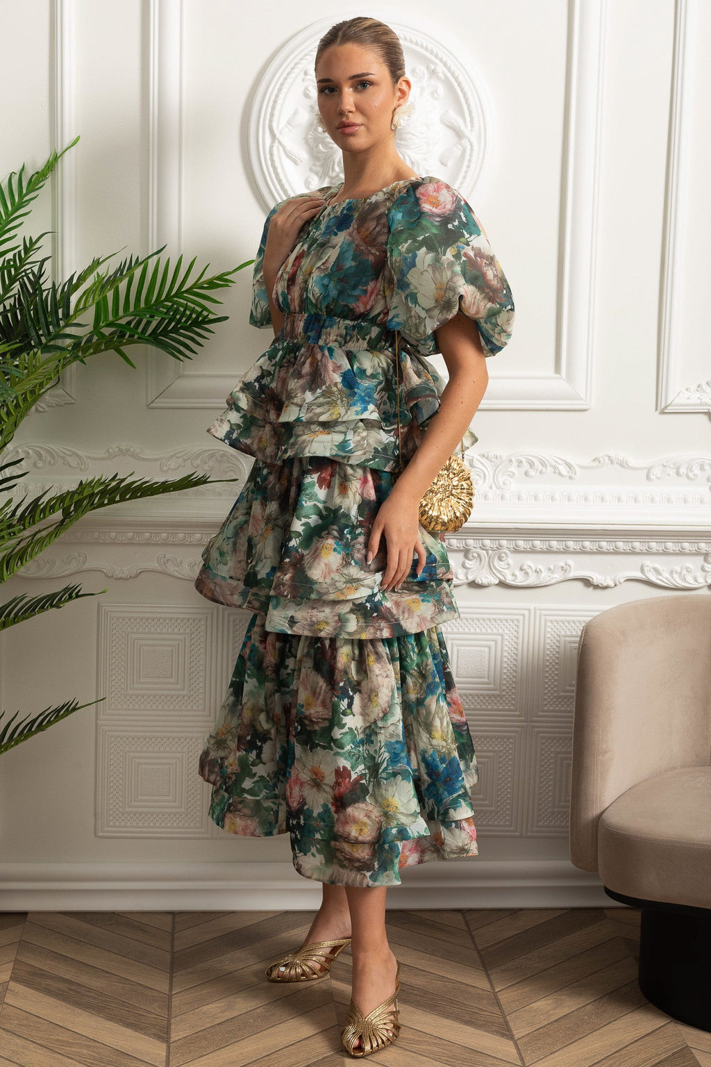 Dámské midi šaty s volánky