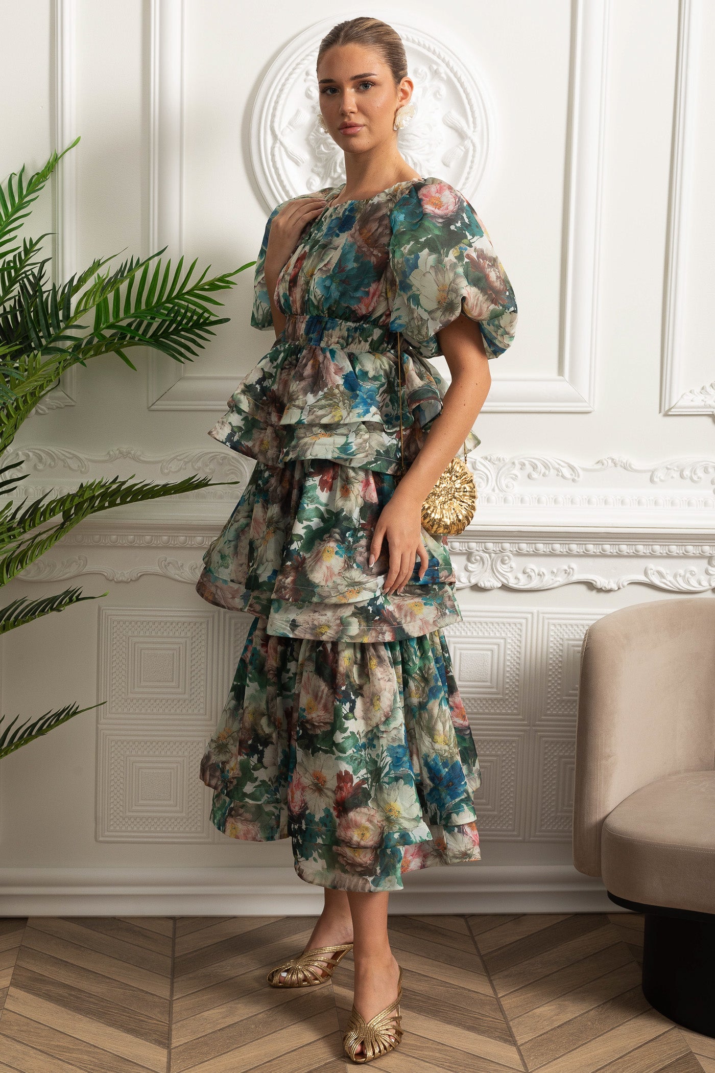 Dámské midi šaty s volánky