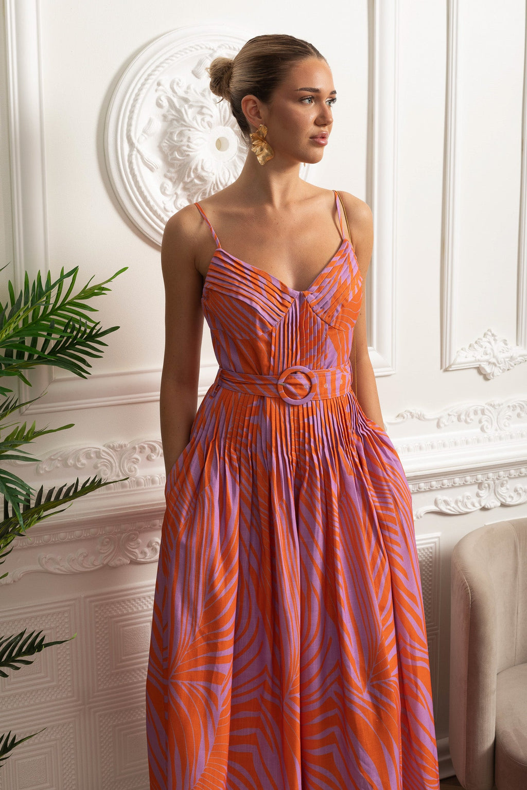 Dámské červené plisované šaty