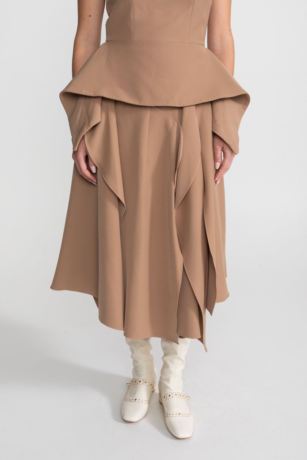 Dámský peplum top s odhalenými rameny