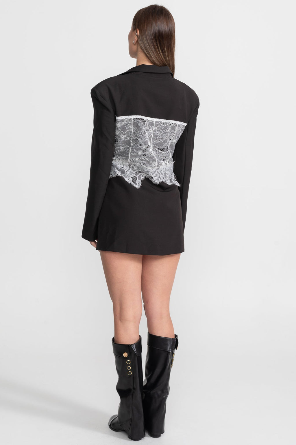 Dámské korzetové šaty s výstřihem