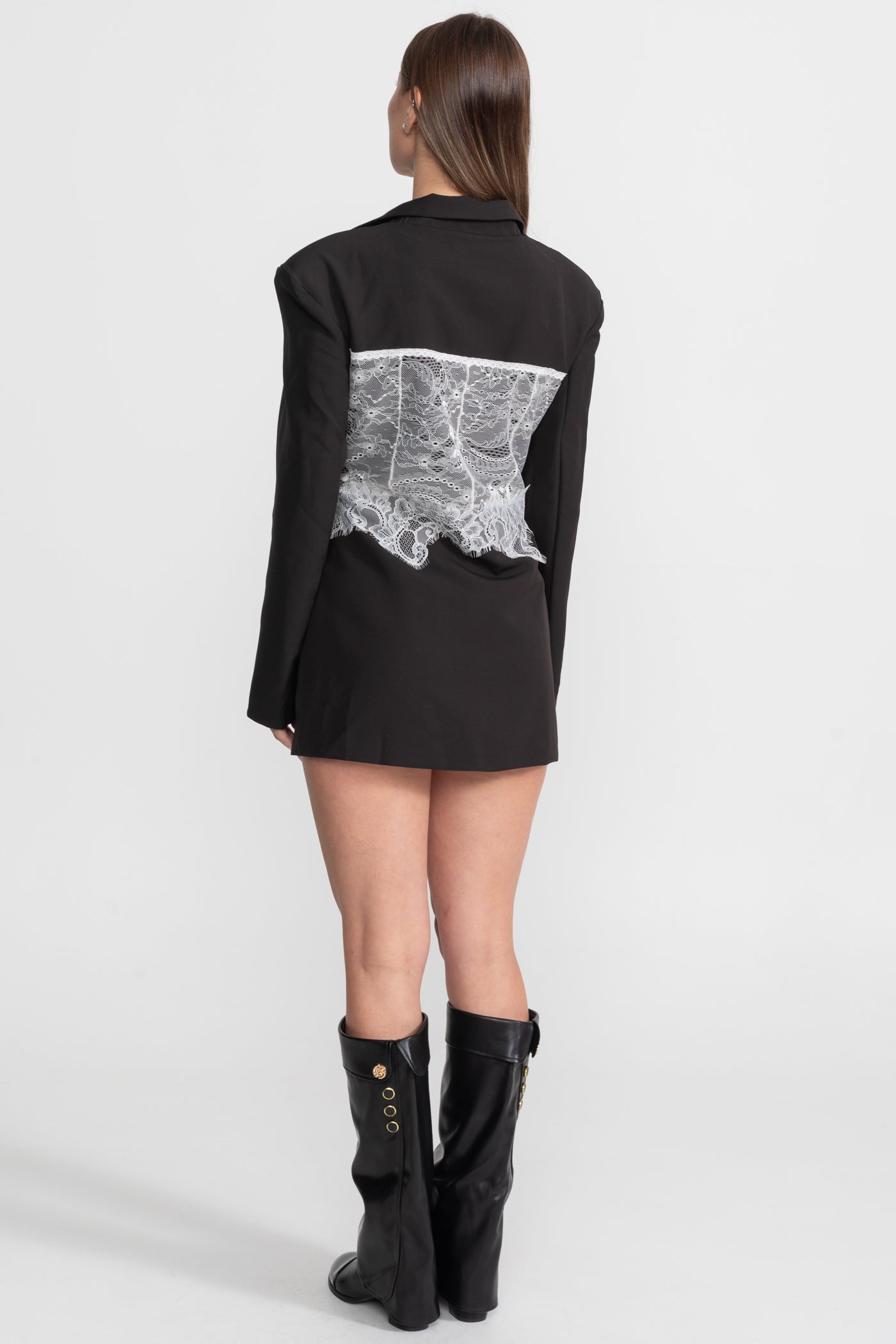 Dámské korzetové šaty s výstřihem