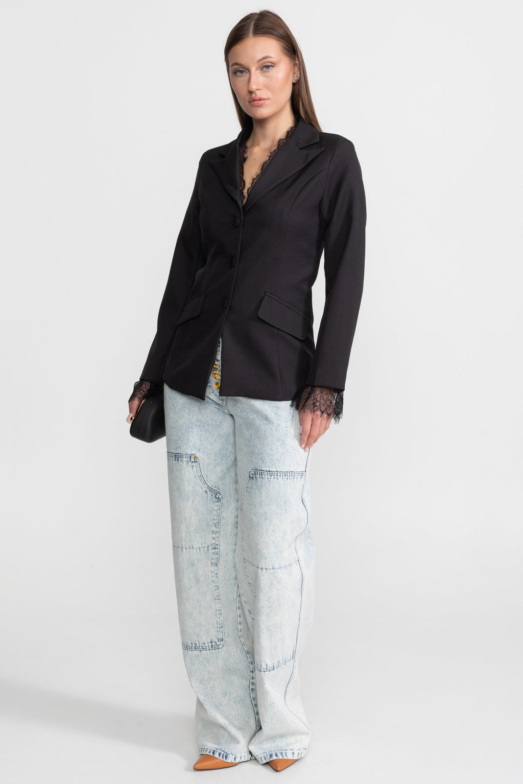 Dámské černé sako s krajkou