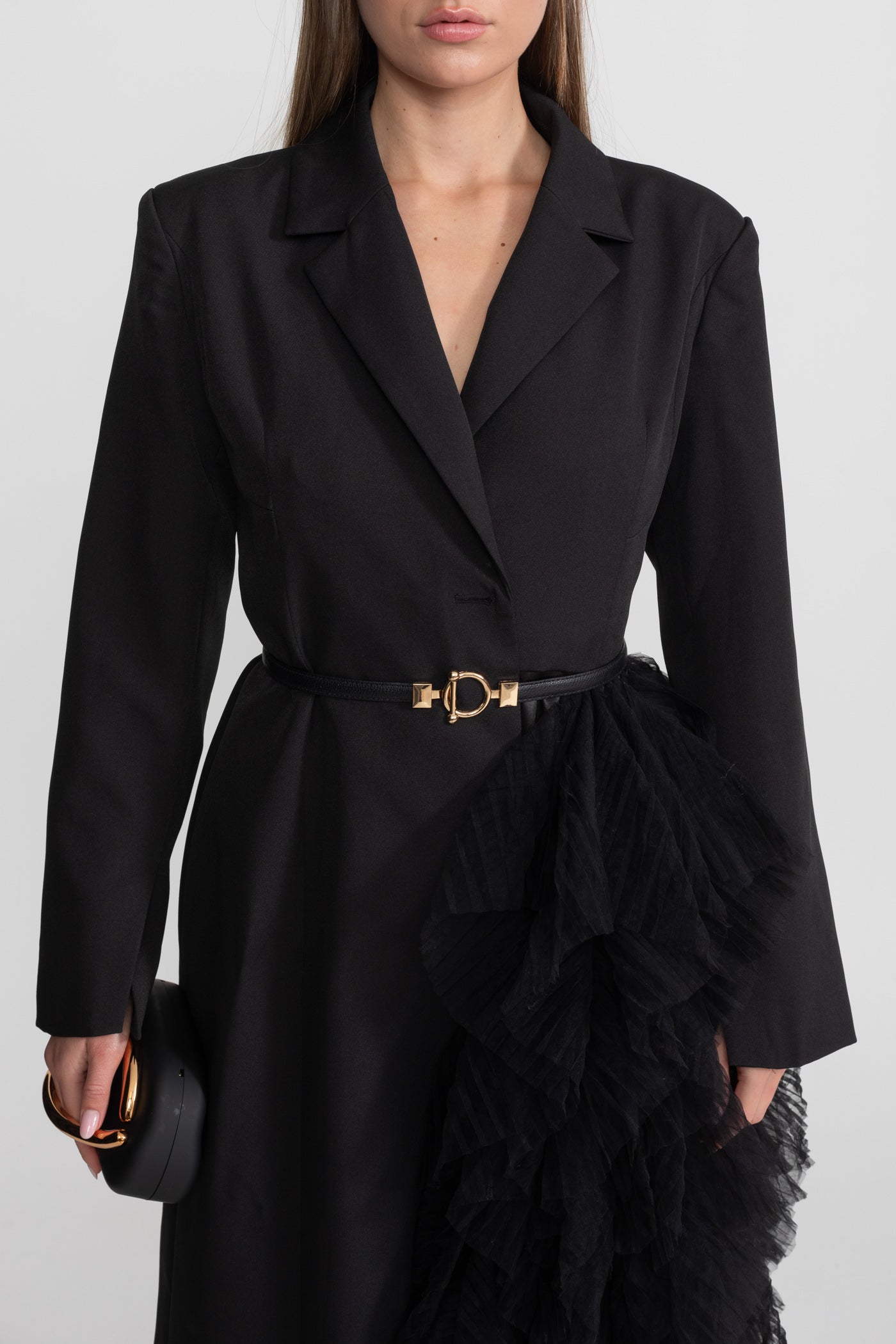 Dámské černé šaty s blazerem