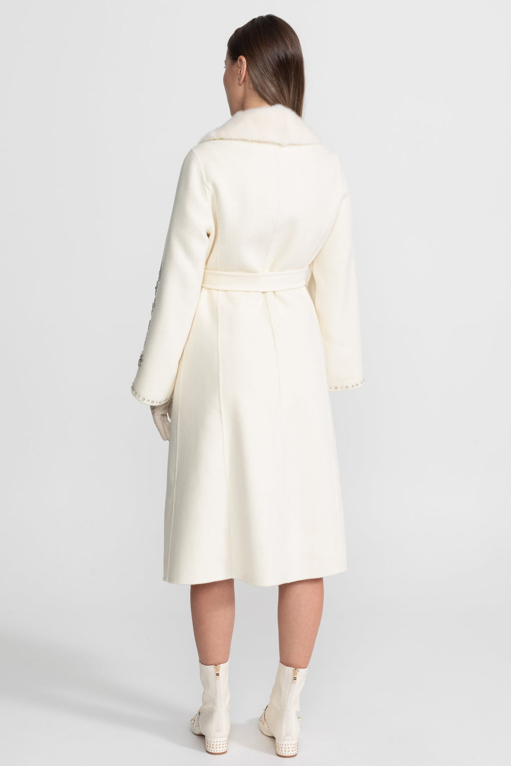 Dámský kabát s fox límcem