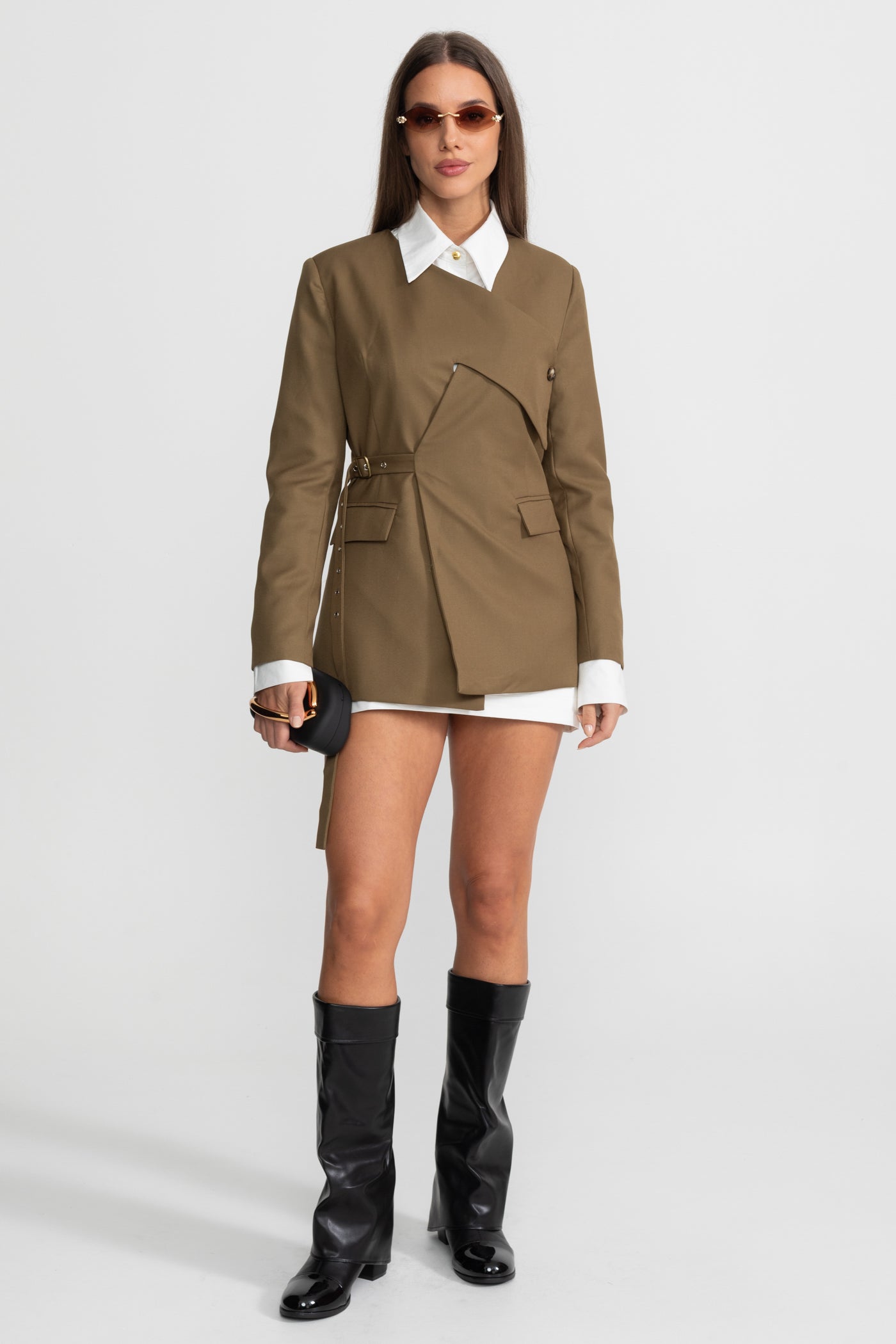 Dámský asymetrický blazer s přezkou