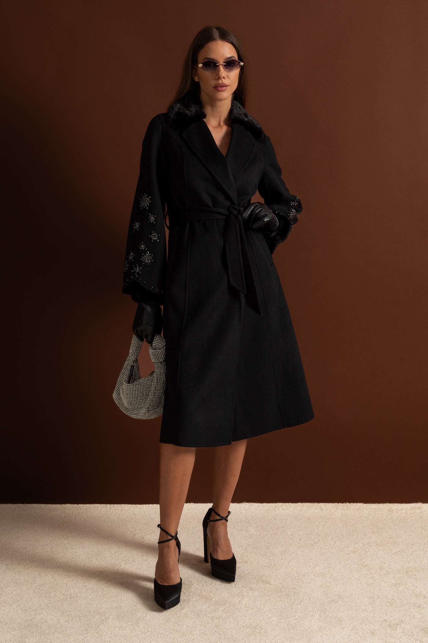 Dámský kabát s liščím límcem