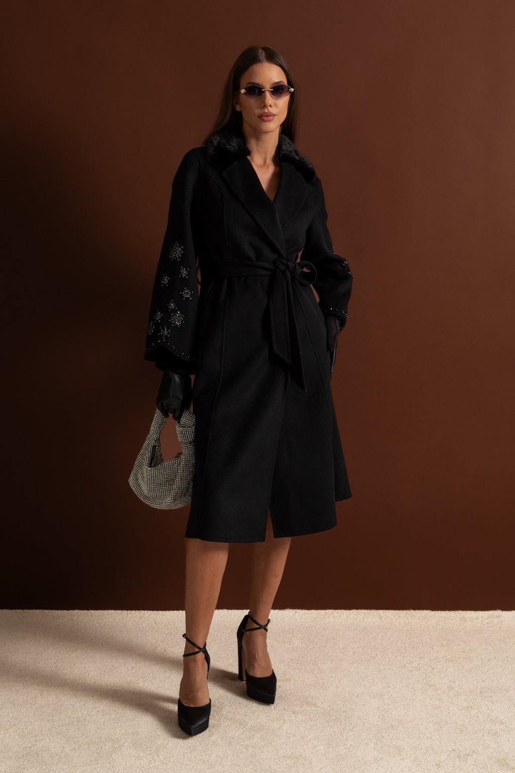 Dámský kabát s liščím límcem